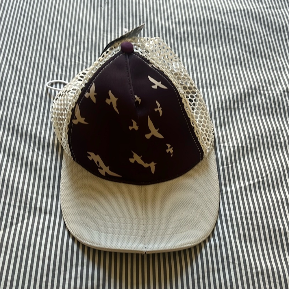 Oiselle Runner Trucker Hat